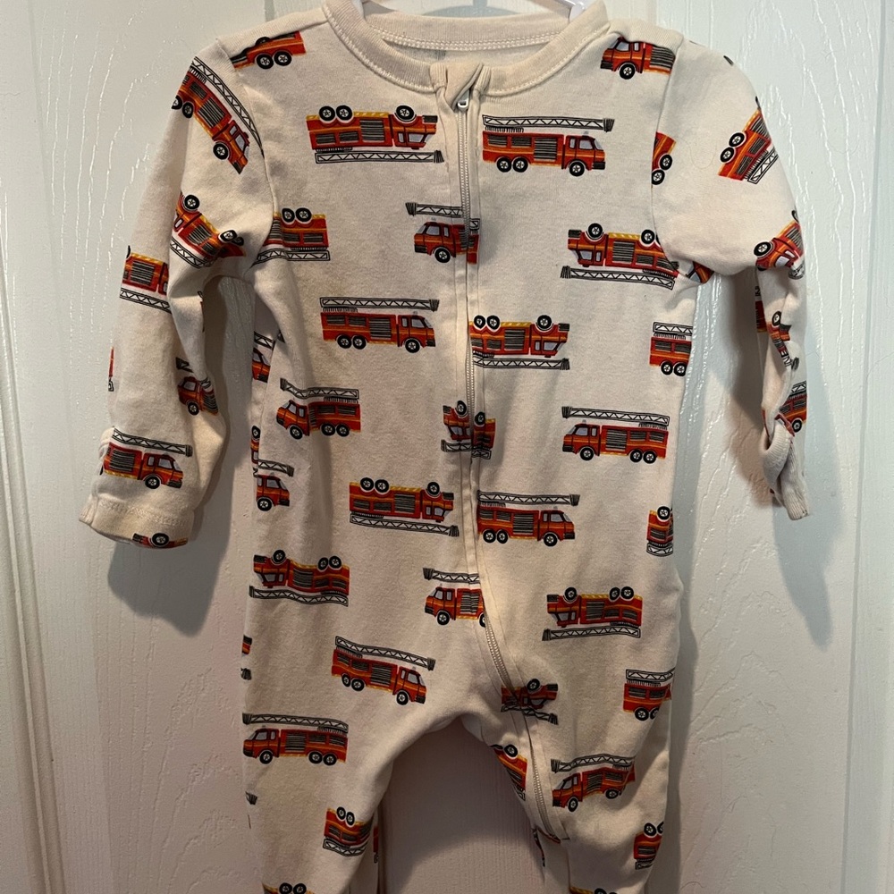 ❤️ 5 for $15 Bundle: Old Navy Footed Sleeper – Firetruck Print (6–9M)